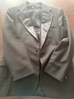 Men's Black Satin-Lapel Single-Breasted Tuxedo